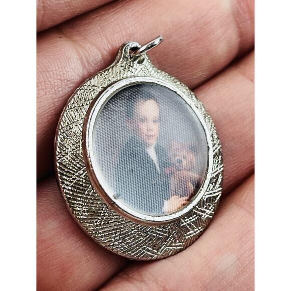 Photo Charm Pendant Silver Toned Picture Frame Vintage Boy w/ Bear 60s 80s Old - Picture 8 of 10